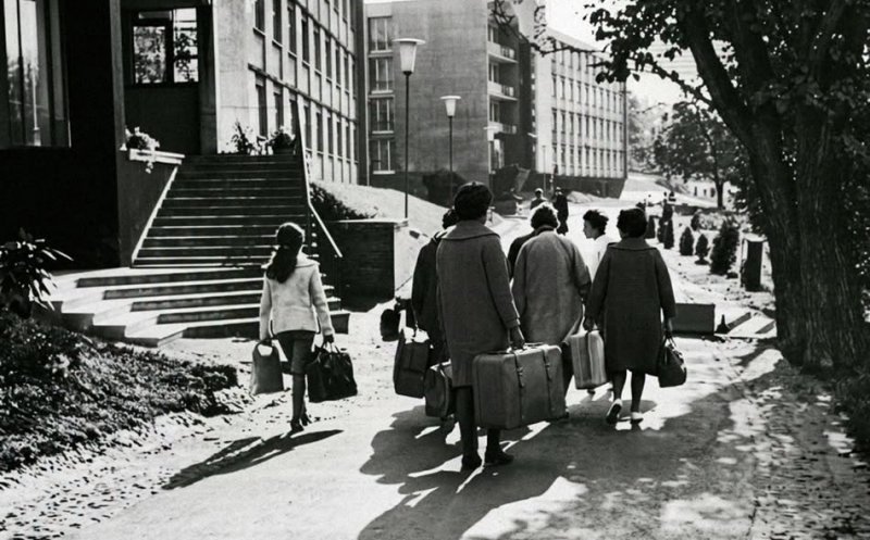 Întoarcerea studenților în Complexul Studențesc Hașdeu, în anul 1963