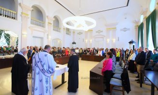 Moment emoționant: Primăria Turda, sfințită de Mitropolitul Andrei după lucrările de reabilitare