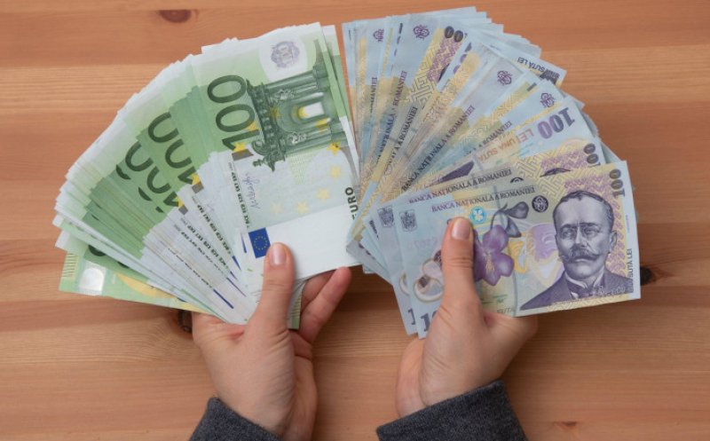 Leul continuă să crească în raport cu Euro