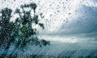 De la tricou, la haine groase! Vremea se schimbă radical: Meteorologii anunță frig, ploi și chiar ninsori