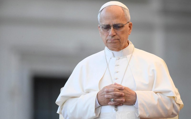 Papa Leon al XIV-lea ajunge pe masa de operație! Ce au descoperit medicii la plămânul Suveranului Pontif