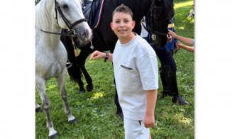 Denis are 13 ani și are nevoie urgentă de o operație de 43.000 de euro. „Îi văd mamei teama din ochi””