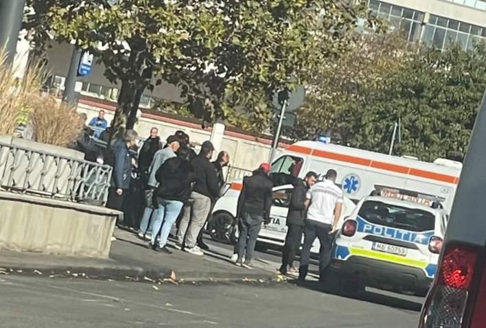 Accident la Gară. Au intervenit două echipaje de poliție și o ambulanță