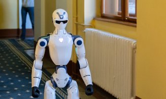 Robot umanoid la UBB Cluj! Va "locui" în Science Café și va fi folosit în proiecte de inteligență artificială și robotică