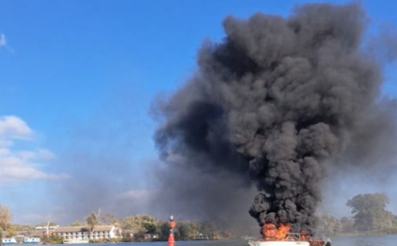 Incendii la bordul a două nave, în apropiere de Sulina