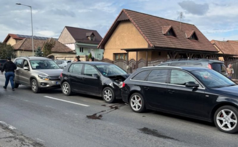 Accident în lanț între trei mașini, în Florești. O femeie și doi minori au ajuns la spital