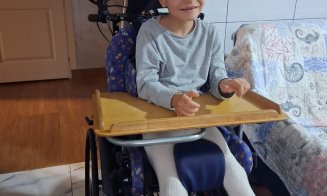 O mamă cere ajutor pentru băiețelul ei de doar 5 ani: „Vreau să aud cuvântul «mama» și să-mi văd copilul făcând primul pas!”