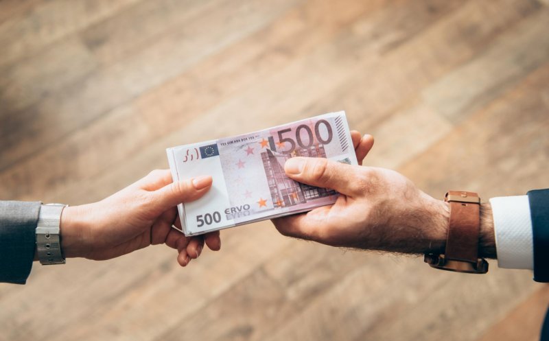 Percheziții la Parlamentul European, într-o anchetă privind folosirea ilegală a milioane de euro din fonduri europene. În vizor, un fost grup de extremă dreapta
