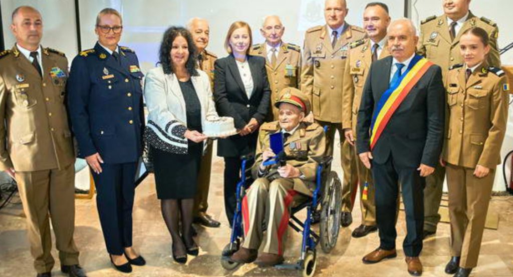Cel mai vârstnic român, Iosif Rus, originar din județul Cluj, a împlinit 111 ani. A primit Emblema de Onoare a Armatei României
