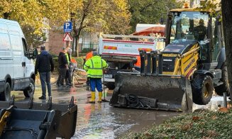 Trafic dat peste cap în Mărăști, în această dimineață. Calea Dorobanților, blocată după ce o conductă de apă s-a spart
