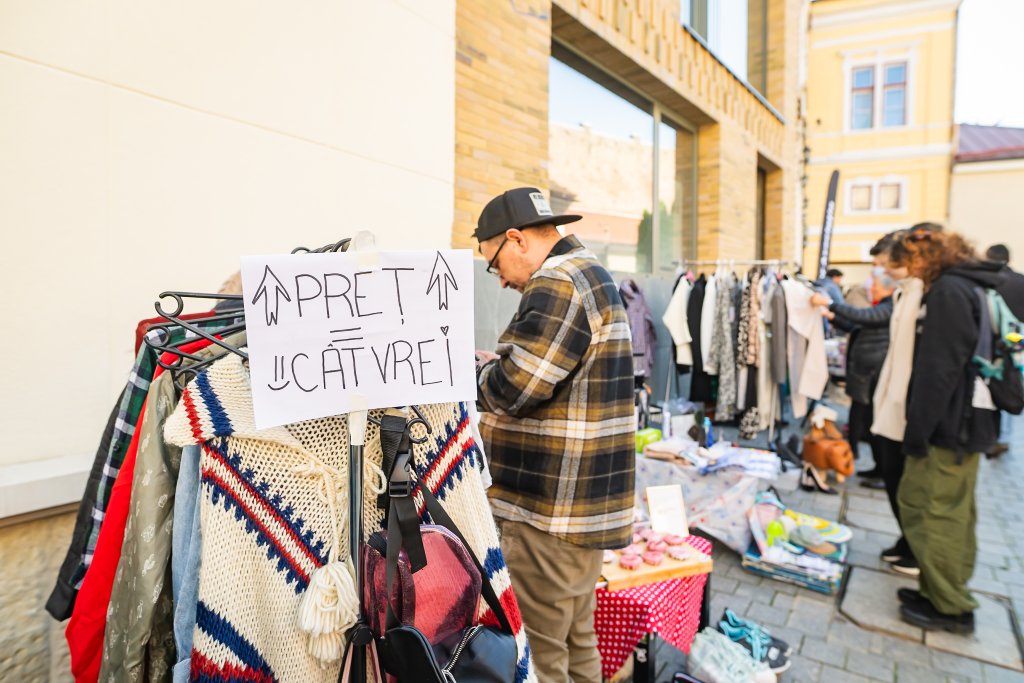 Oserul din centrul Clujului se mută în cartiere! Der Flohmarkt ajunge în Grigorescu și Mănăștur, cu viniluri, haine și obiecte vintage