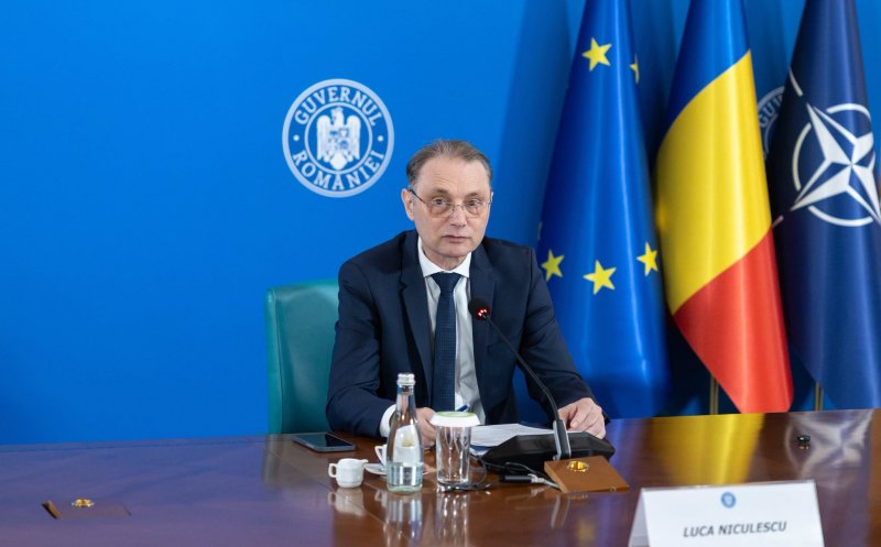 Sondaj. Jumătate dintre români consideră greșită decizia PNL de a vota Guvernul Luca Niculescu